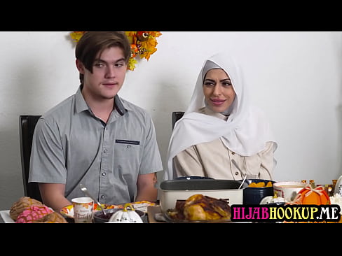 Muslim teen girlfriend had thanksgiving dinner with the step parents but could not talk normally