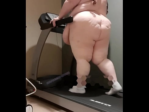 SSBBW WALKING BIG BUTT FAT BELLY JIGGLE