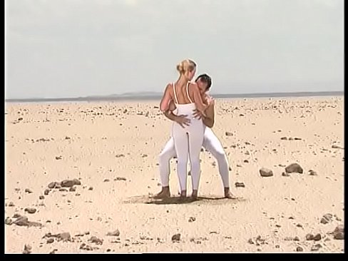 Adorable babe has her anal cave pimped in the wild desert