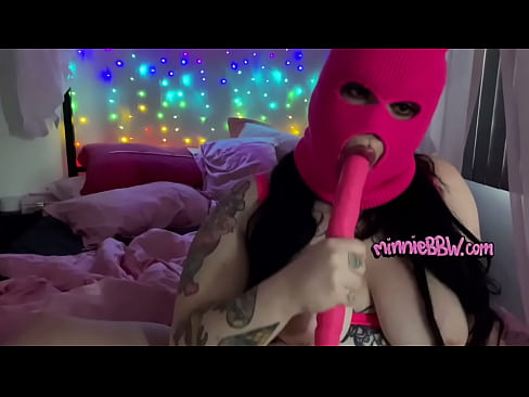 Sexy Fat Aussie BBW Minnie sloppy toy blowjob