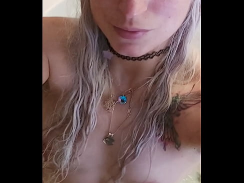 Come and masturbate with me cause i love it and it making me feels good!