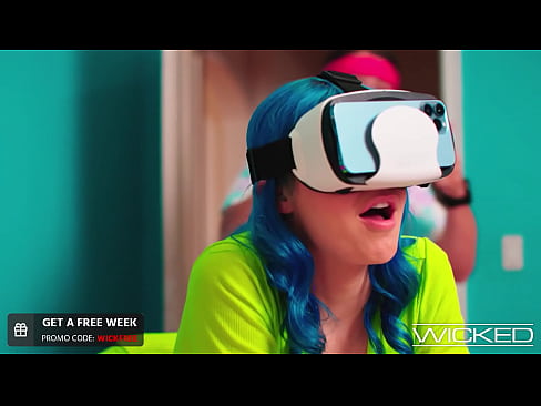 Jewelz Blu Realistc VR Fucks Jay Romero