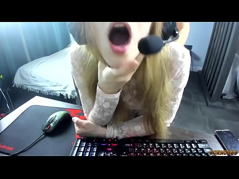 Girl gets fucked the stream