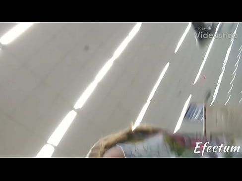 Vendo oque a novinha tá usando