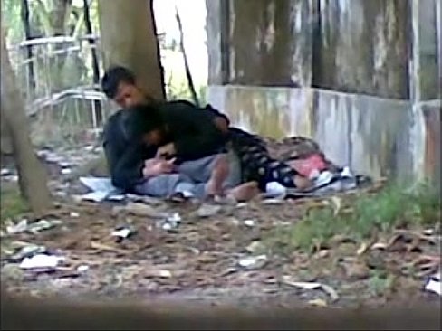 Homeless couple fuck