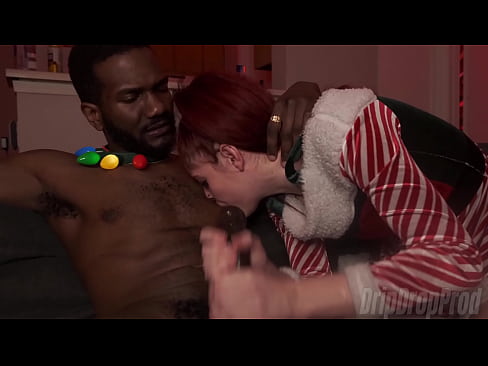 DRIPDROP MILF Elf Slut Makes Him Shoot His Load While Sucking on His Nipples!!!