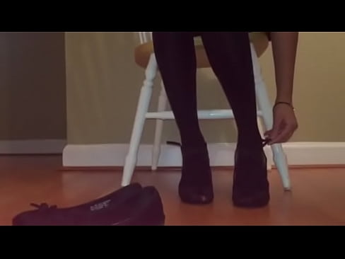 18 yr old flat and heel play