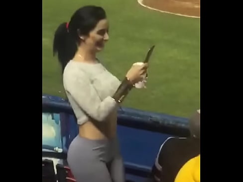 Está señora tiene el culo para mamarselo