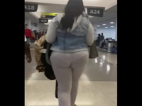 Vpl panties candid at airport