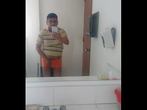 Estoy muy sexy en el WC de la oficina 2