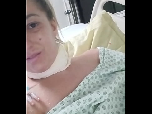 Julia Fontanelli masturbando no hospital