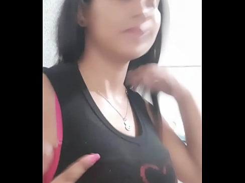 Se desviste por webcam