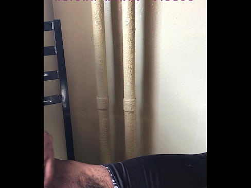 EBONY COCK SUCKER SUCKING MY COCK I NUTT QUICK