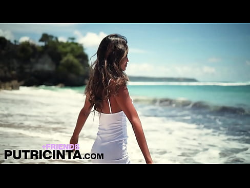 Skinny Putri Cinta Stripping Naked On A Tropical Beach