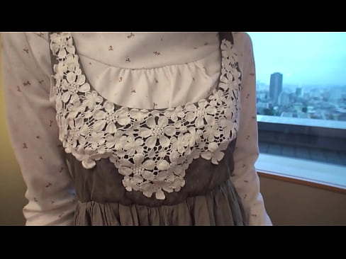 超人気AV女優「鈴村あいり」の本格デビュー前の貴重な蔵出しセックス映像を解禁!!恥ずかしがりながらも、ゆっくりとパンティの中に手を入れて、おま○こを弄りだす。時折クチュっと溢れ出る愛液音と、吐息交じりの喘ぎ声が最高にエッチ。https://bit.ly/3R6nUJp