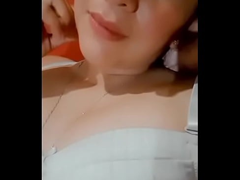 Me manda video de sus tetitas