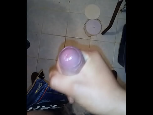 Pajeando para sacar toda la leche