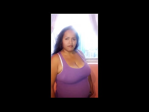 La tetona de lucia se toca rico
