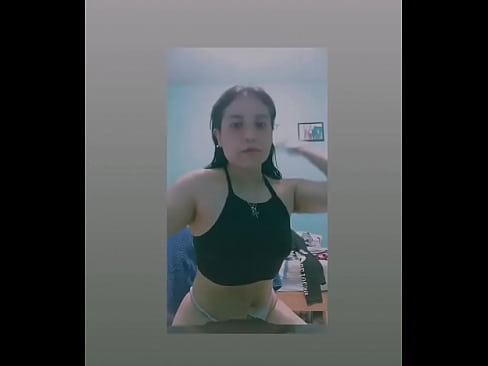 Brenda Marcial Mendez haciendo video cachondo después de bañarse