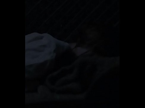 Aleksandra Cwen se masturbando e gemendo forte até gozar no filme de terror austríaco/alemão "Hagazussa"
