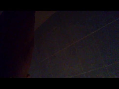 Eyaculando en la ducha