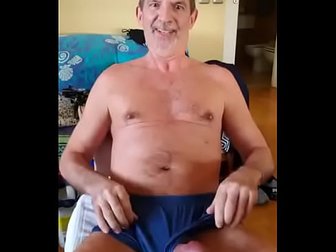 More pervy Papi fun in my nylon running shorts with a big blop of precum eating! #batebuddies #batebros #batebuds #batewo ...