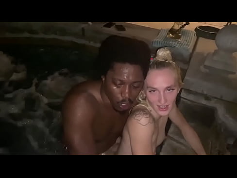 Fucking Victoria Gracen in The Jacuzzi