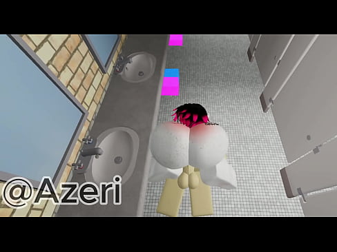 le lleno de semen  su utero a esta zorra en un baño publico  le lleno de semen  su utero a esta zorra en un baño publico