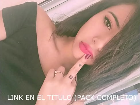 Colegiala con paleta