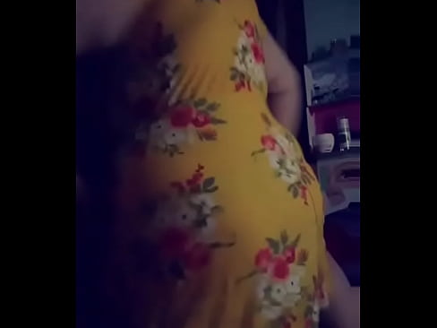Latina teen shaking her big ass
