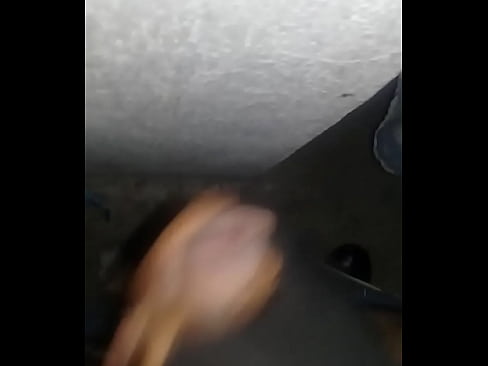 masturbandose  en el trabajo