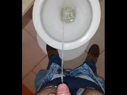Pee with stiff willy in the pub