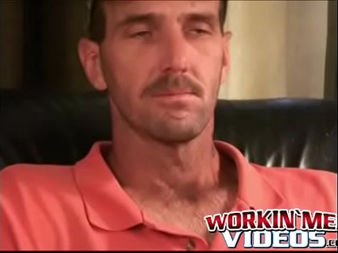 Hairy mature guy jerks off watching porn