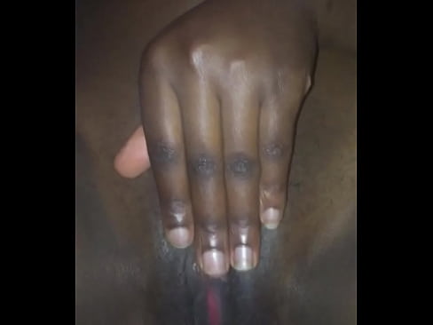 Kenyan girl gives her hand a boner