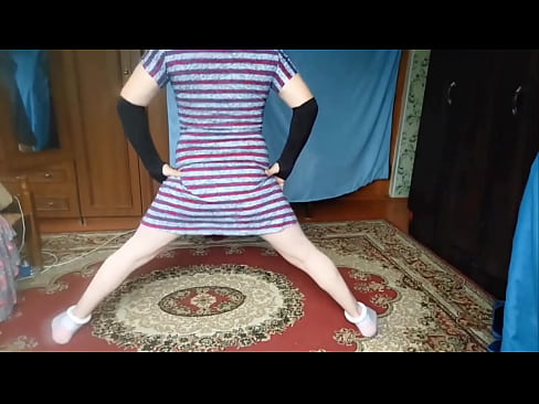 Sexy Sissy Slowly Moving Body To Seduce Everyone Watching