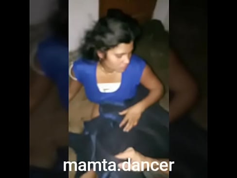 Desi girl showing pussy ass
