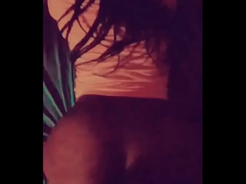 Sexy ebony Mohagany