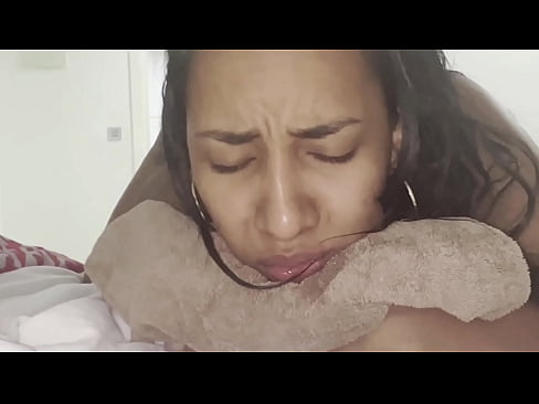 La madrastra dice:  hijastro llena mi trasero con tu semen