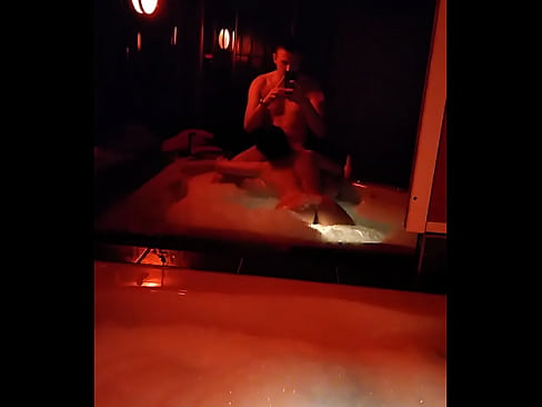 face fucking hot teen girlfriend in hot tub