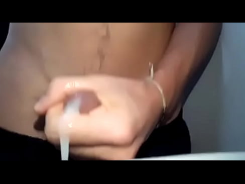 El hijo del vecino coqueteándome