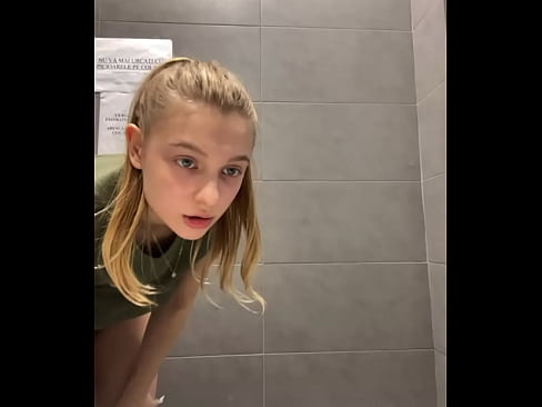 Hardcore fucking with huge dildo and squirt