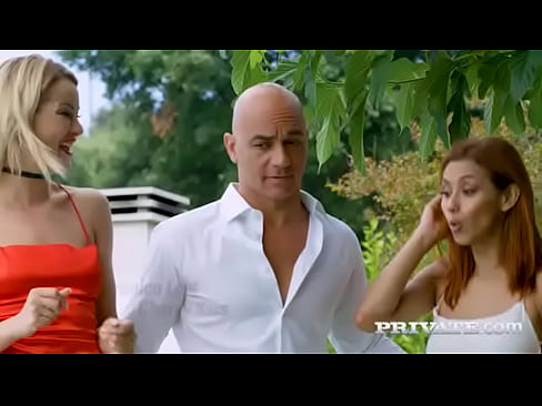 Verónica Leal Enjoys Anal by the Pool