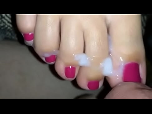 Slowly cum all over wife’s toes closeup and hot