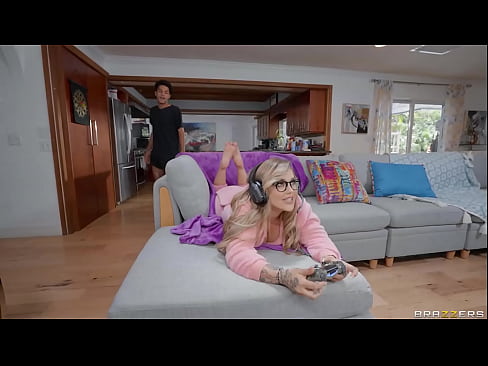 Gamer / Brazzers  /www.zzfull.com/hude
