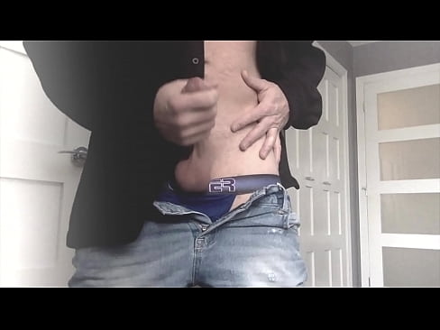 Afternoon quick hand job of good looking hunk