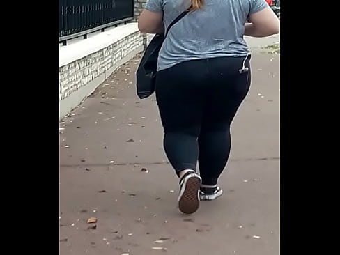 Big butt in the street