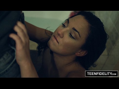 TEENFIDELITY - Amara Romani b. Face Fuck