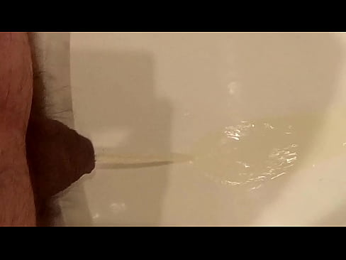 compilacion de meadas en el lavabo
