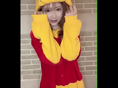 不要躲藏,换衣服。这是熊服装。