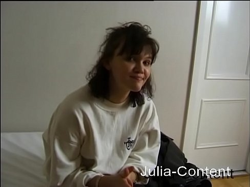 Amateur teen shoots her first porn video – a German classic from the 80s